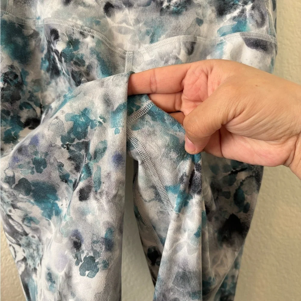 Lululemon Athletica Blue and Gray Printed Leggings